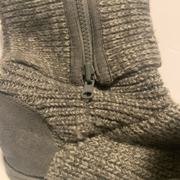 Kohl's Gray Ankle Booties with Knit Texture - Picture 4 of 12